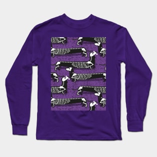 Spooktacular long dachshunds skeleton // pattern // studio purple background and skeleton dogs Long Sleeve T-Shirt